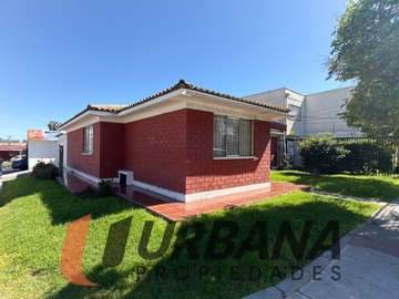 Casa en venta en Propiedad casa esquina – sector av. El santo y av. Estadio, La Serena - 3 dormitorios, 1 baño