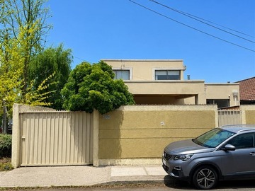Casa en venta en 12 poniente, Talca - 4 dormitorios, 3 baños