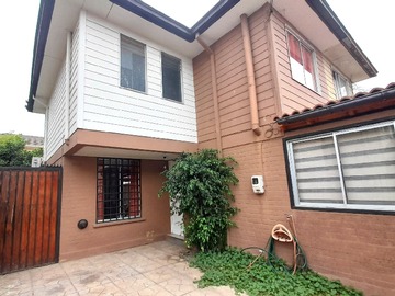 Casa en arriendo mensual en pasaje puerto piedra 1986, Maipú - 3 dormitorios, 2 baños