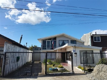 Casa en venta en Casa con departamentos cecano clinica puerto montt, Puerto Montt - 4 dormitorios, 1 baño
