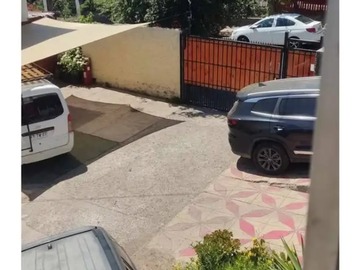 Casa en venta en Roca Viva 9851, Peñalolén - 3 dormitorios, 1 baño