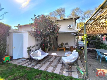 Casa en venta en Estrella Solitaria 5300-5400, Ñuñoa - 4 dormitorios, 3 baños