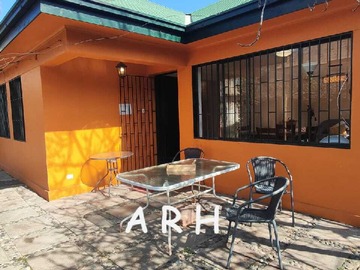 Casa en venta en Montenegro 600, Ñuñoa - 3 dormitorios, 2 baños
