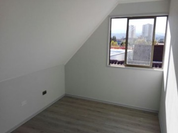 Oficina en arriendo mensual en Oficina Muy Bien Ubicada en Calle Errázuriz 838 - Quilpué, - 1 dormitorio, 2 baños