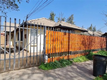 Casa en venta en El Portal de la Viña, Peñalolén - 5 dormitorios, 3 baños