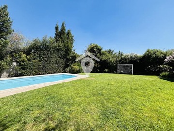 Casa en arriendo mensual en Colegio San Anselmo, Colina - 5 dormitorios, 5 baños