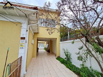Casa en venta en crescente, Ñuñoa - 4 dormitorios, 2 baños
