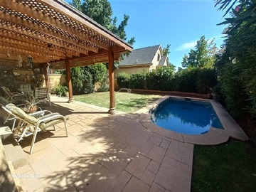 Casa en venta en El parque, Las Condes - 5 dormitorios, 5 baños