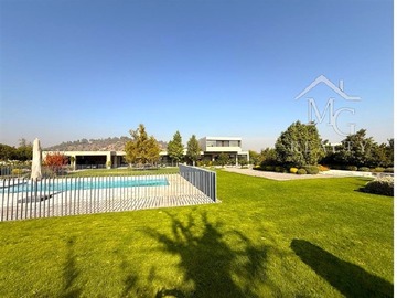 Casa en venta en camino Los Algarrobos, Colina - 4 dormitorios, 4 baños