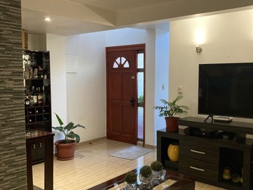 Casa en venta en Teniente ponce con av. Independencia, Conchalí - 3 dormitorios, 3 baños