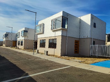 Casa en venta en Casas Nuevas Estilo Mediterraneo - 3 dormitorios, 2 baños