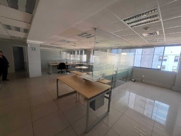 Oficina en arriendo mensual en Espacio de Trabajo Amplio y Luminoso (170225), Antofagasta - 4 dormitorios, 2 baños