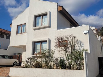 Casa en venta en Venta de Hermosa Casa 300 M de Terreno 140 M Construidos - 4 dormitorios, 5 baños