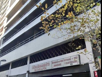 Estacionamiento en venta en Metro Bellas Artes, Santiago (95627), Santiago