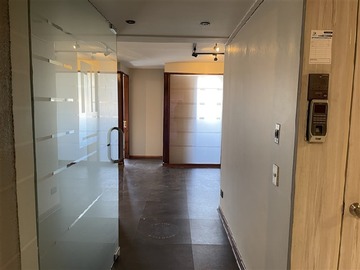 Oficina en arriendo mensual en Las Urbinas/Providencia, Providencia - 6 dormitorios, 3 baños