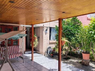 Casa en venta en Av los pajaritos, Estación Central - 5 dormitorios, 3 baños