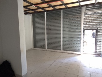 Local Comercial en arriendo mensual en Oportunidad Única en Zona Comercial Activa (171446), Independencia - 1 baño