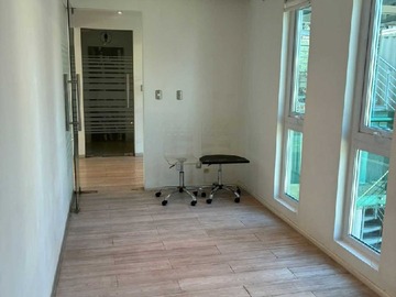 Local Comercial en arriendo mensual en Carretera general San Martin kilómetro 10 colina - Caletera Oriente General San Martín, Colina - 1 dormitorio, 2 baños