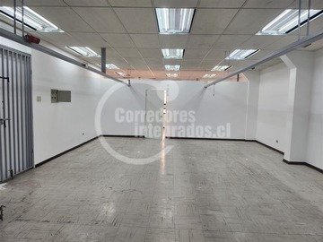 Oficina en arriendo mensual en Patronato con Santa Filomena, Recoleta - 3 baños