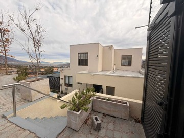 Casa en arriendo mensual en Arriendo casa condominio 4D La Dehesa Barrio (170860), Lo Barnechea - 4 dormitorios, 4 baños