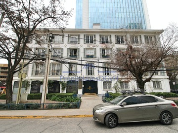 Oficina en venta en Metro Manquehue // Apoquindo (74235), Las Condes - 3 dormitorios, 2 baños