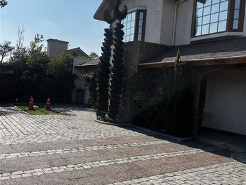 Casa en venta en Casa en Venta en Venezuela / Enrique Olivares - 8 dormitorios, 6 baños