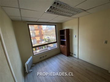 Oficina en venta en Iglesia Santa María de Las Condes, Las Condes - 1 dormitorio, 1 baño