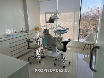 Oficina en venta en La Dehesa - Puente Nuevo, Lo Barnechea - 4 dormitorios, 2 baños