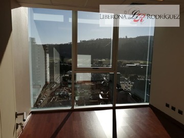 Oficina en venta en Oficina frente a Hospital Gustavo Fricke, Viña del Mar - 1 dormitorio, 1 baño