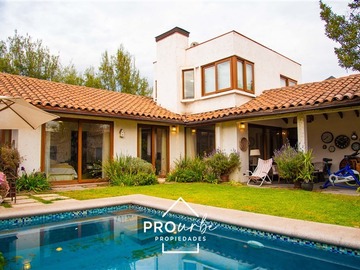 Casa en venta en Carlos Ossandon con Helsby, La Reina - 4 dormitorios, 3 baños