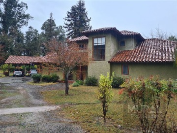 Casa en venta en Lonquen con Cruce Calera de Tango Supermercado Santa Isabel, Calera de Tango - 4 dormitorios, 4 baños