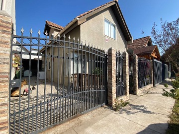 Casa en venta en Casa Luminosa Ideal para Familias (174756), Peñaflor - 3 dormitorios, 3 baños