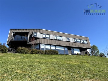 Casa en venta en Condominio El Pangue, Puerto Varas - 5 dormitorios, 5 baños