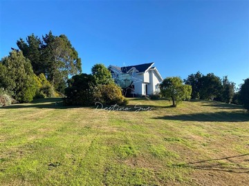 Casa en venta en Parque Ivian, Puerto Varas, Puerto Varas - 5 dormitorios, 2 baños