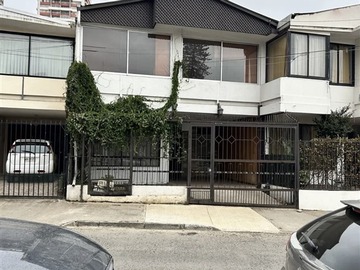 Casa en venta en Chorrillos, Viña del Mar - 4 dormitorios, 3 baños