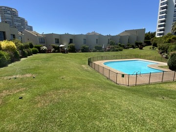 Casa en venta en Reñaca, Viña del Mar - 3 dormitorios, 2 baños