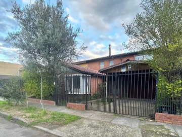 Casa en arriendo mensual en Jardines del ñuble, Chillán - 3 dormitorios, 2 baños