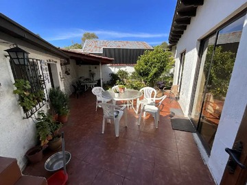 Casa en venta en Oportunidad de Inversión en Zona Residencial (140409), Concepción - 5 dormitorios, 2 baños