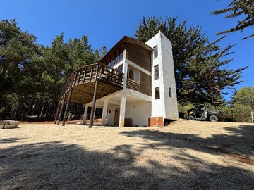 Casa en venta en Chena 625, Pichilemu - 3 dormitorios, 3 baños