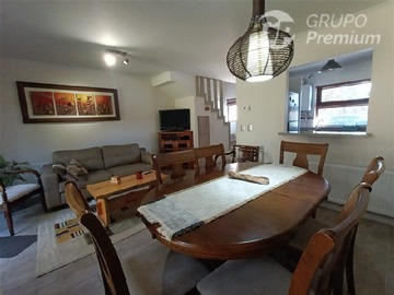 Casa en venta en Camino Villarrica Pucón km 76.5, Pucón - 3 dormitorios, 2 baños