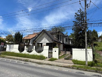 Oficina en arriendo mensual en Amplia propiedad en Regimiento (133639), Puerto Montt - 7 dormitorios, 7 baños