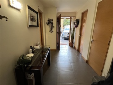 Casa en venta en Valenzuela Puelma, La Reina - 5 dormitorios, 4 baños
