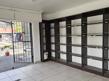Local Comercial en arriendo mensual en Strip center simón gonzález, La Reina - 2 dormitorios, 2 baños