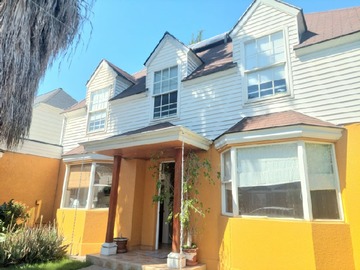 Casa en venta en Metro quilin, Peñalolén - 5 dormitorios, 3 baños