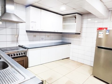 Casa en arriendo mensual en Alonso de ovalle, Santiago - 20 dormitorios, 3 baños