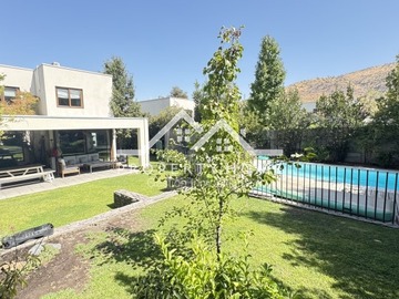 Casa en venta en Venta preciosa casa en piedra roja 4 dorm + serv, Colina - 4 dormitorios, 3 baños