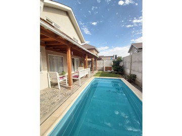 Casa en venta en Estancia Liray, Colina - 4 dormitorios, 3 baños