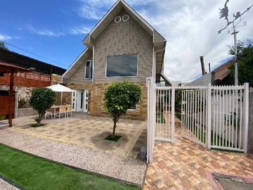 Casa en venta en Miguel León Prado 1030, San Miguel, Región Metropolitana de Santiago 8900000, Chile, San Miguel - 4 dormitorios, 2 baños