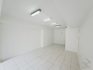 Local Comercial en venta en Gilberto Fuenzalida, Las Condes - 1 dormitorio, 1 baño