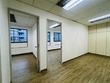 Oficina en venta en Dr Sotero del Rio con Catedral, Metro Plaza de Armas. Casco Historico de Santiago, Santiago - 2 dormitorios, 1 baño